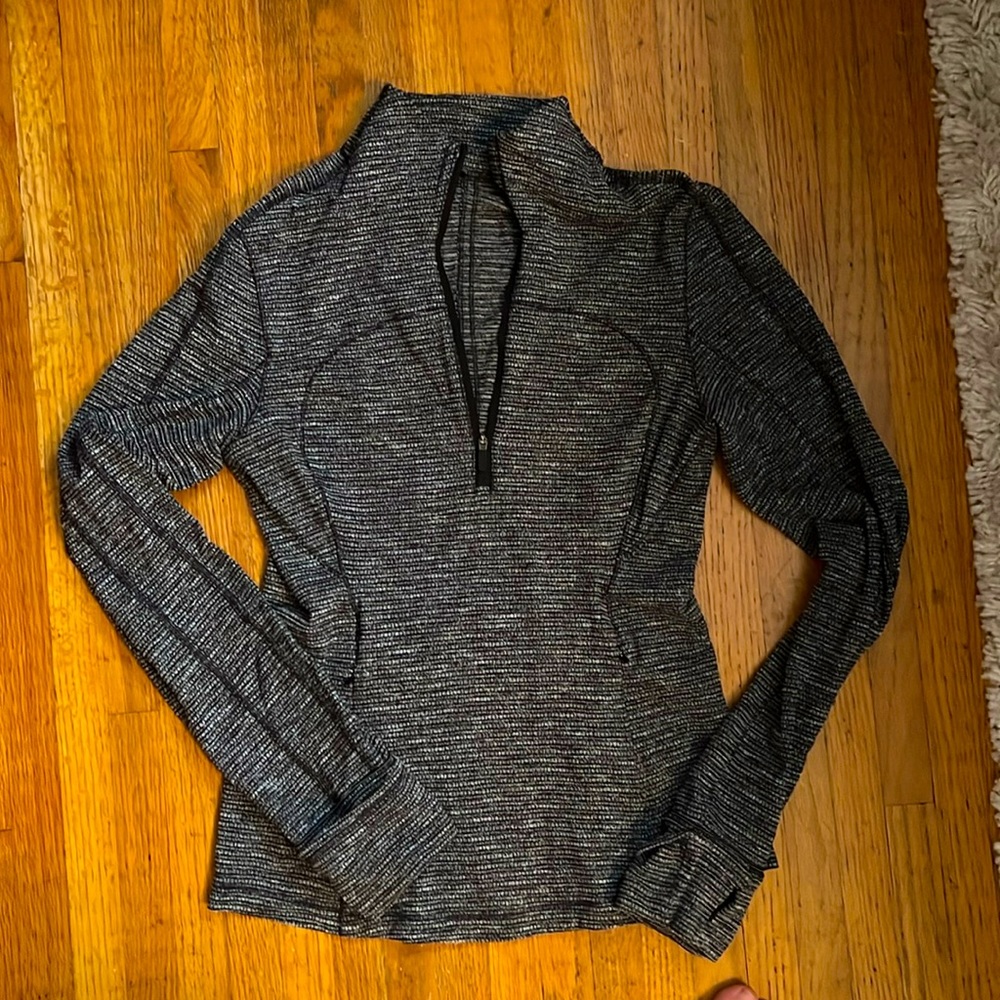 lululemon knit pullover, size 6